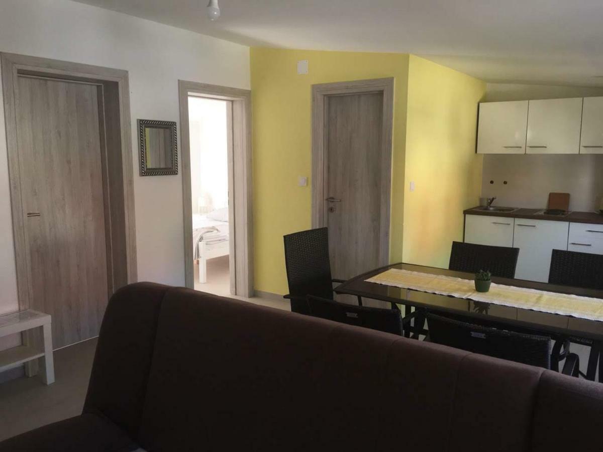 Apartman Bunaric Vir Exteriör bild