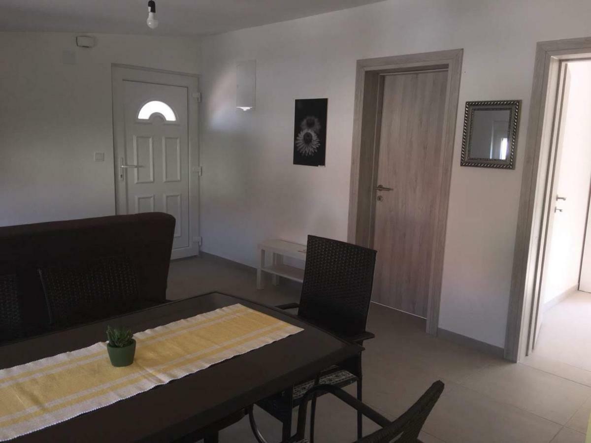 Apartman Bunaric Vir Exteriör bild