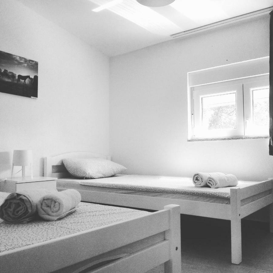 Apartman Bunaric Vir Exteriör bild